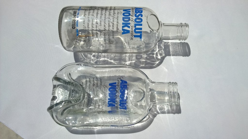 Bild ABSOLUT Vodka Flasche